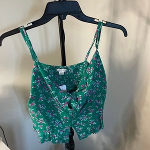 Cute summer crop top (NEVER WORN)